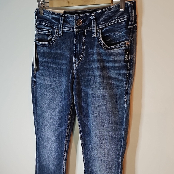 Silver Elyse 28x30 Mid Rise Curvy Straight Leg Jeans - Picture 2 of 8